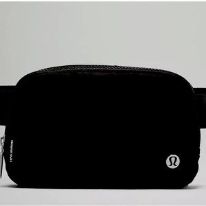 Lululemon Everywhere Belt Bag